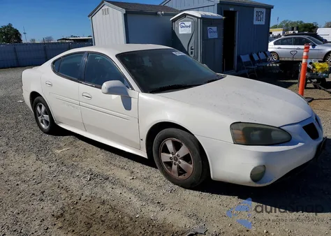 2006 Pontiac Grand Prix z USA, uszkodzony, nr VIN 2G2WP552761105357